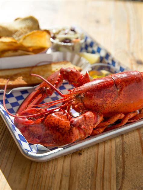 How much fat is in new england lobster kettle - calories, carbs, nutrition