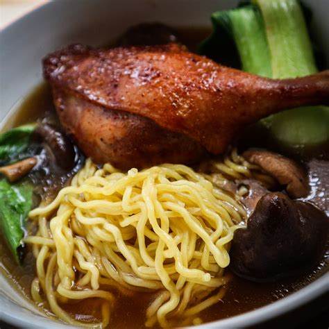 How much fat is in ni hao duck egg noodles - calories, carbs, nutrition
