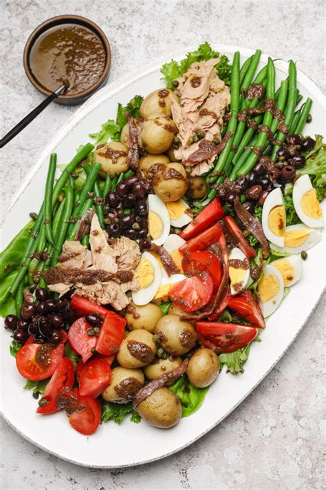 How much fat is in nicoise salad (34133.0) - calories, carbs, nutrition