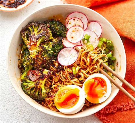 How much fat is in noodle bowl roasted vegetables ramen - calories, carbs, nutrition