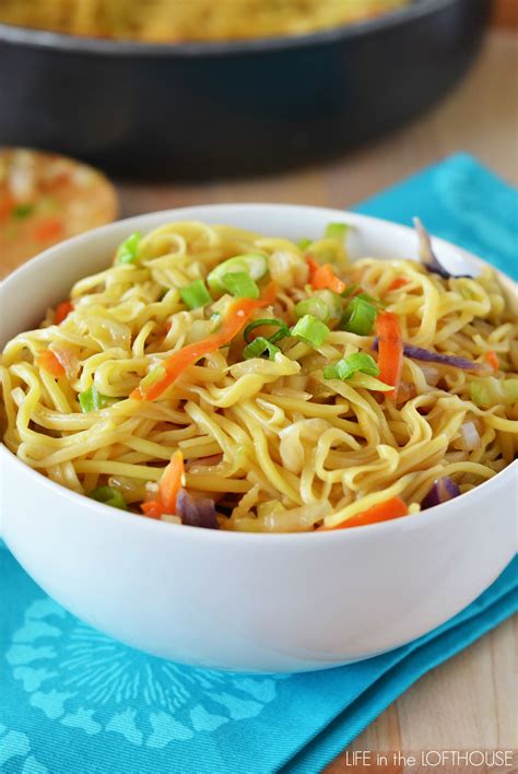 How much fat is in noodles chow mein 1 oz - calories, carbs, nutrition