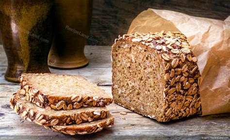 How much fat is in nut and oat bread - calories, carbs, nutrition