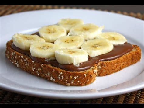 How much fat is in nutella and banana sandwich - calories, carbs, nutrition