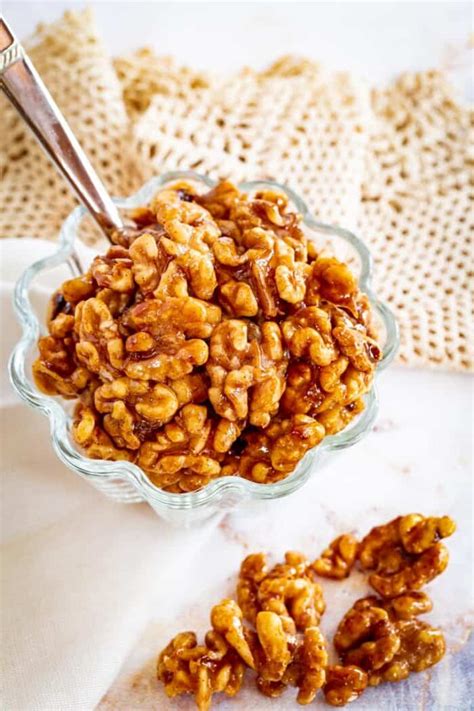 How much fat is in nuts, walnuts, glazed - calories, carbs, nutrition