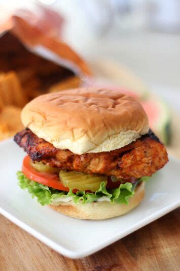 How much fat is in oak creek mesquite chicken sandwich - calories, carbs, nutrition