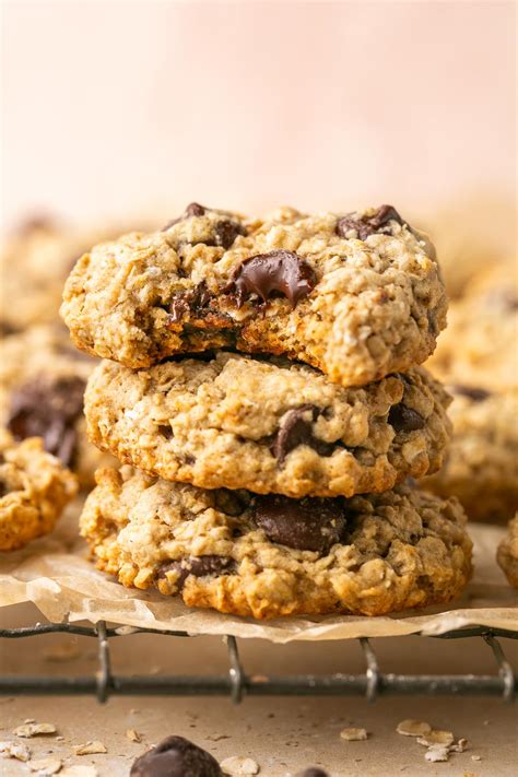 How much fat is in oatmeal chocolate chip cookies - calories, carbs, nutrition