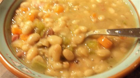 How much fat is in old fashion bean soup - calories, carbs, nutrition