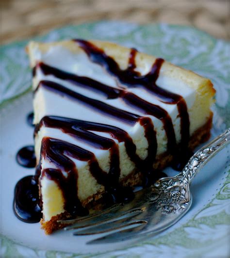 How much fat is in old fashioned cheesecake - calories, carbs, nutrition