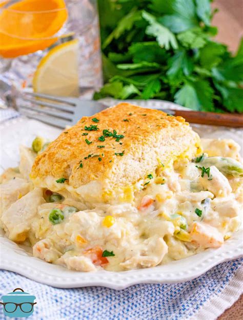 How much fat is in old fashioned turkey pot pie casserole - calories, carbs, nutrition