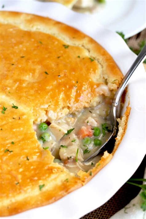 How much fat is in old fashioned turkey pot pie with bisquit - calories, carbs, nutrition