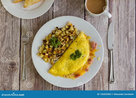 How much fat is in omelet combo with hashbrowns and coffee - calories, carbs, nutrition