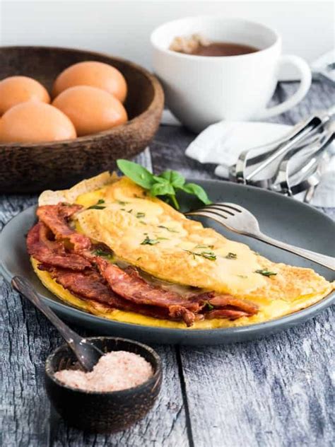 How much fat is in omelet platter - calories, carbs, nutrition