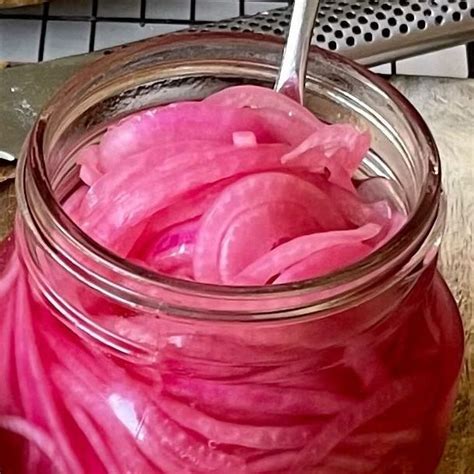 How much fat is in onion red pickled 1 tbsp - calories, carbs, nutrition