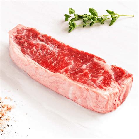 How much fat is in organic grass fed strip steak - calories, carbs, nutrition