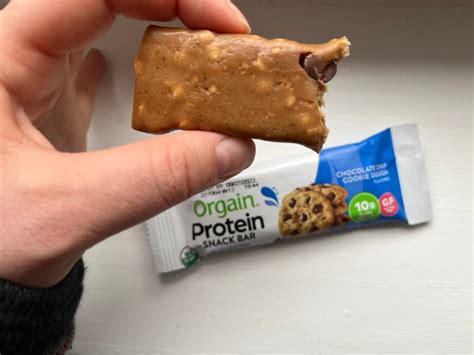 How much fat is in organic protein bar - calories, carbs, nutrition