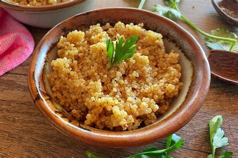 How much fat is in organic quinoa - calories, carbs, nutrition