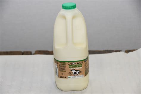 How much fat is in organic semi skimmed milk - calories, carbs, nutrition