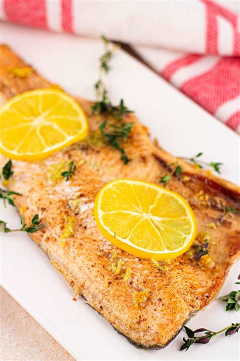 How much fat is in oven baked trout - calories, carbs, nutrition