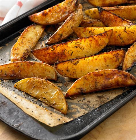 How much fat is in oven roast potato wedges - calories, carbs, nutrition