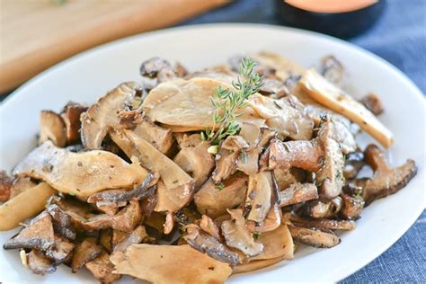 How much fat is in oven roasted wild mushrooms - calories, carbs, nutrition