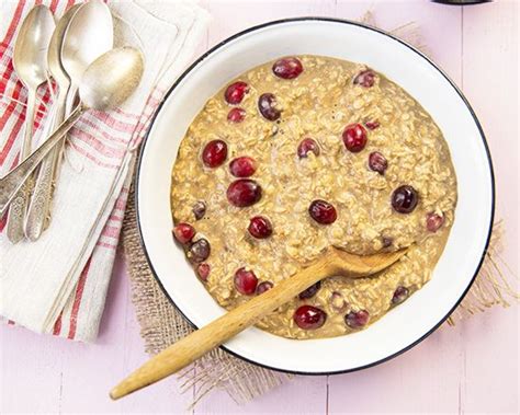 How much fat is in overnight oats with cranberry apple topping - calories, carbs, nutrition