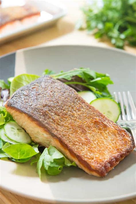 How much fat is in pan seared salmon - calories, carbs, nutrition