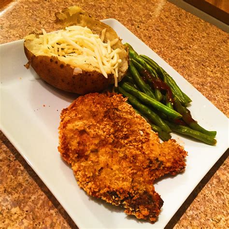 How much fat is in panko crusted pork chop - calories, carbs, nutrition