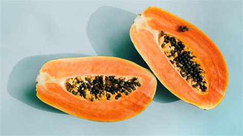 How much fat is in papaya diced 1/2