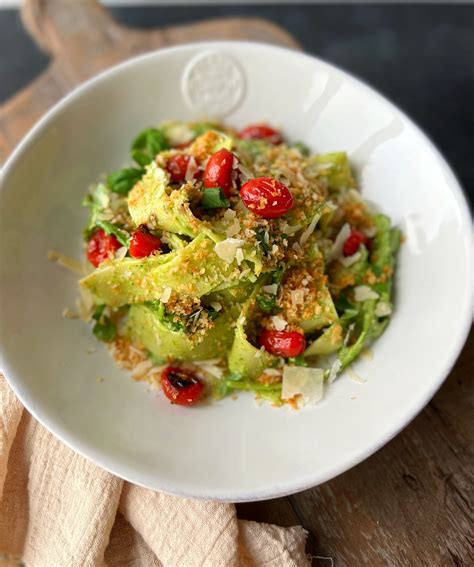 How much fat is in pappardelle with tomato arugula and parmesan - calories, carbs, nutrition