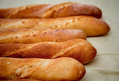 How much fat is in parisian baguette with butter - calories, carbs, nutrition