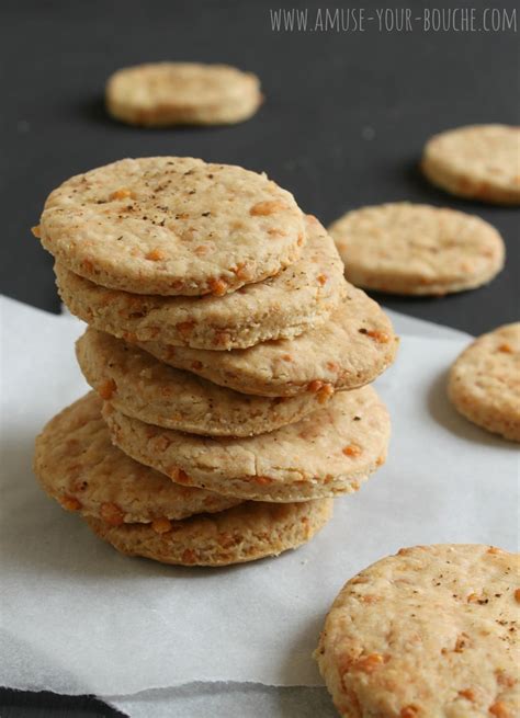How much fat is in parmesan biscuit pops - calories, carbs, nutrition