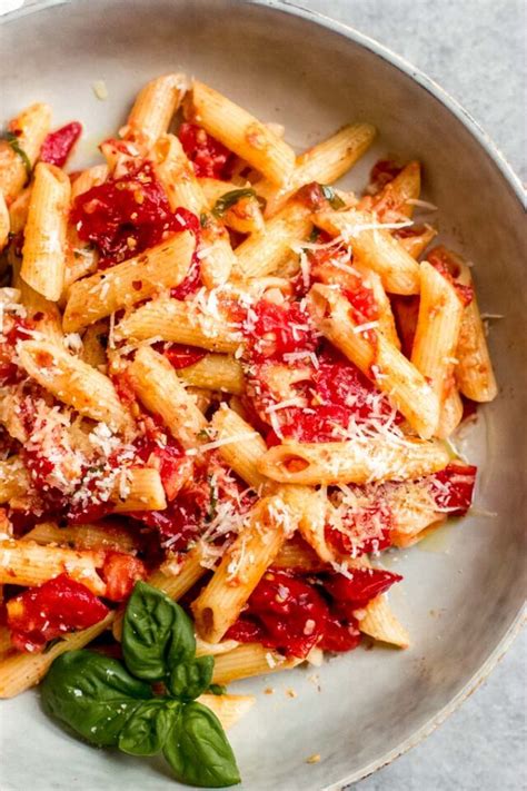 How much fat is in pasta margherita - calories, carbs, nutrition