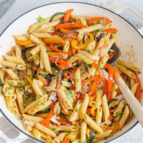 How much fat is in pasta primavera and bread - calories, carbs, nutrition