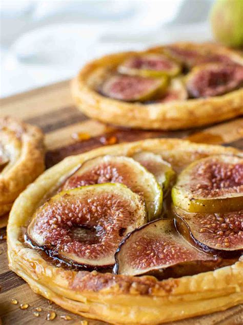 How much fat is in pastry honey fig - calories, carbs, nutrition