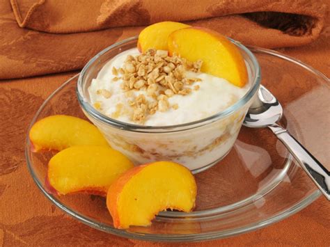 How much fat is in peach and yogurt parfait (30965.0) - calories, carbs, nutrition