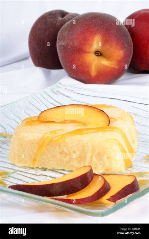 How much fat is in peach bavarian cream - calories, carbs, nutrition