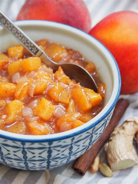 How much fat is in peach chutney - calories, carbs, nutrition