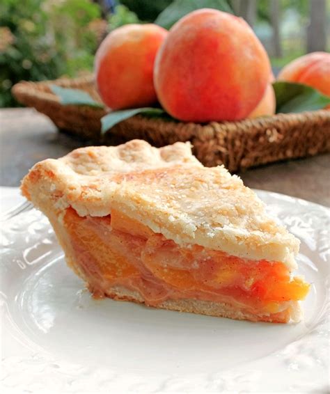 How much fat is in peach pie - calories, carbs, nutrition