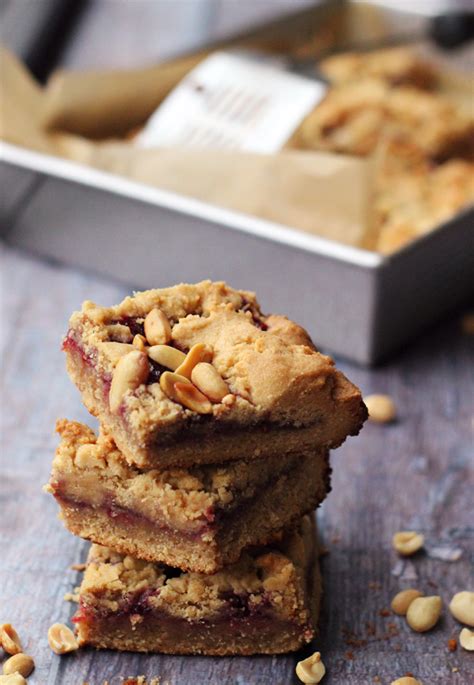 How much fat is in peanut butter and jelly bar - calories, carbs, nutrition
