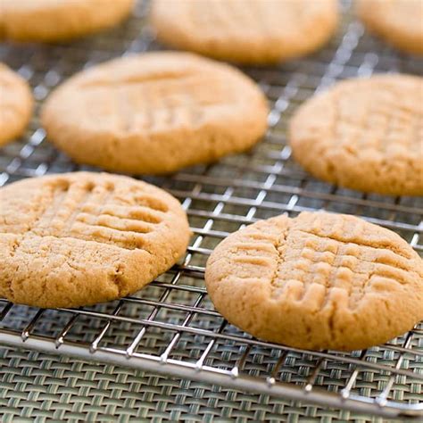 How much fat is in peanut butter cookies (to go) - calories, carbs, nutrition