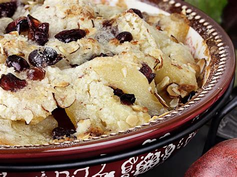 How much fat is in pear cranberry crumble, vegetarian - calories, carbs, nutrition