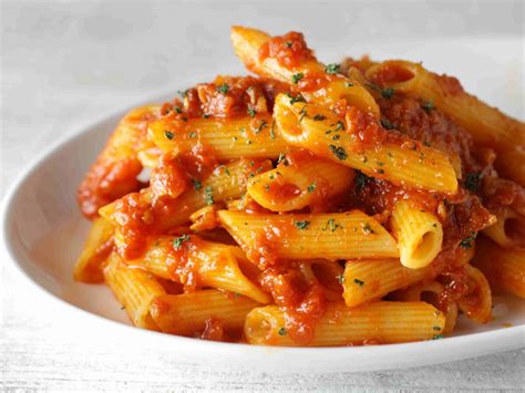 How much fat is in penne arrabbiata - calories, carbs, nutrition