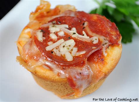 How much fat is in pepperoni and cheese cup - calories, carbs, nutrition