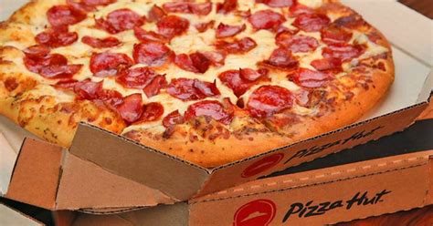 How much fat is in pepperoni pizza - calories, carbs, nutrition