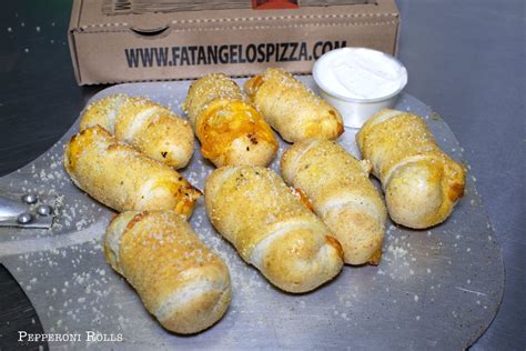 How much fat is in pepperoni rolls - calories, carbs, nutrition