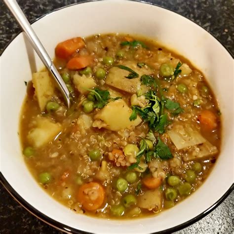 How much fat is in peruvian quinoa and vegetable soup - calories, carbs, nutrition