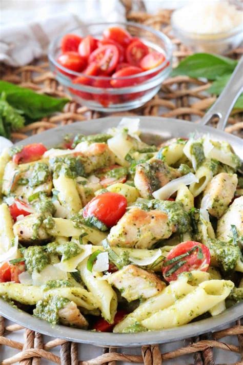 How much fat is in pesto chicken - calories, carbs, nutrition