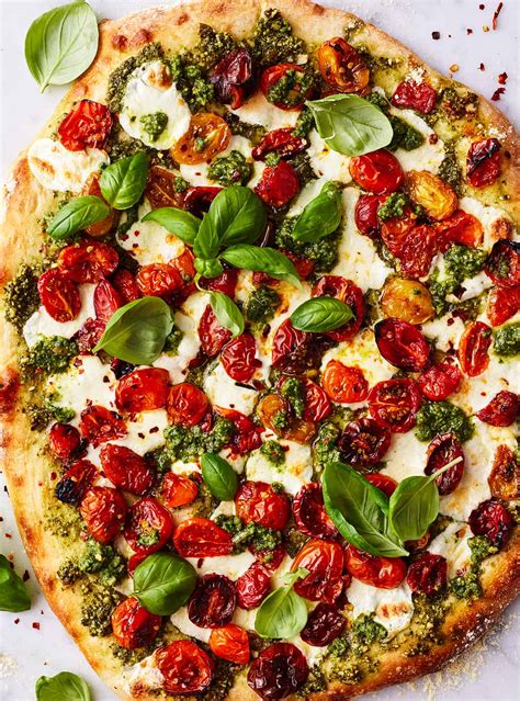 How much fat is in pesto pizza - calories, carbs, nutrition