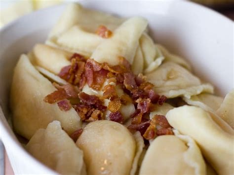 How much fat is in pierogies and topping - calories, carbs, nutrition