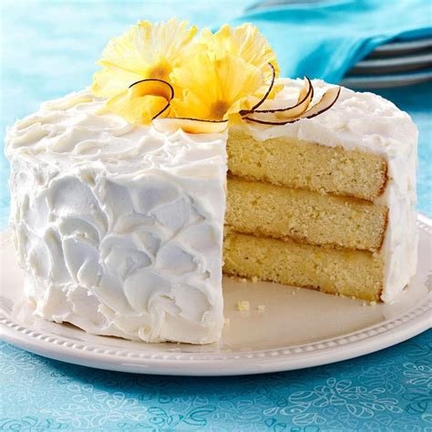 How much fat is in pina colada cake - calories, carbs, nutrition